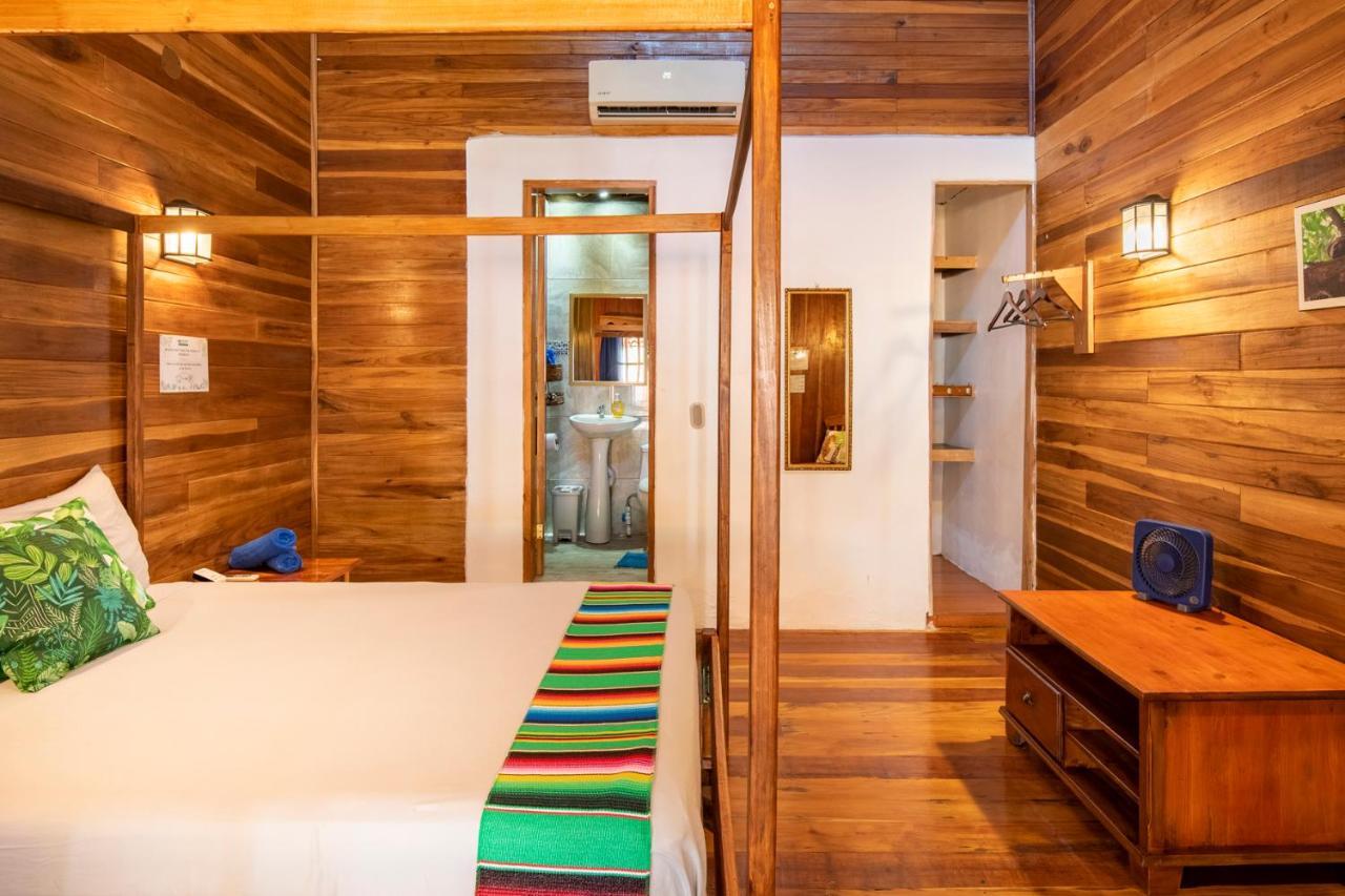 Poolside Beach House At Pangea Lodge Manzanillo  Bagian luar foto
