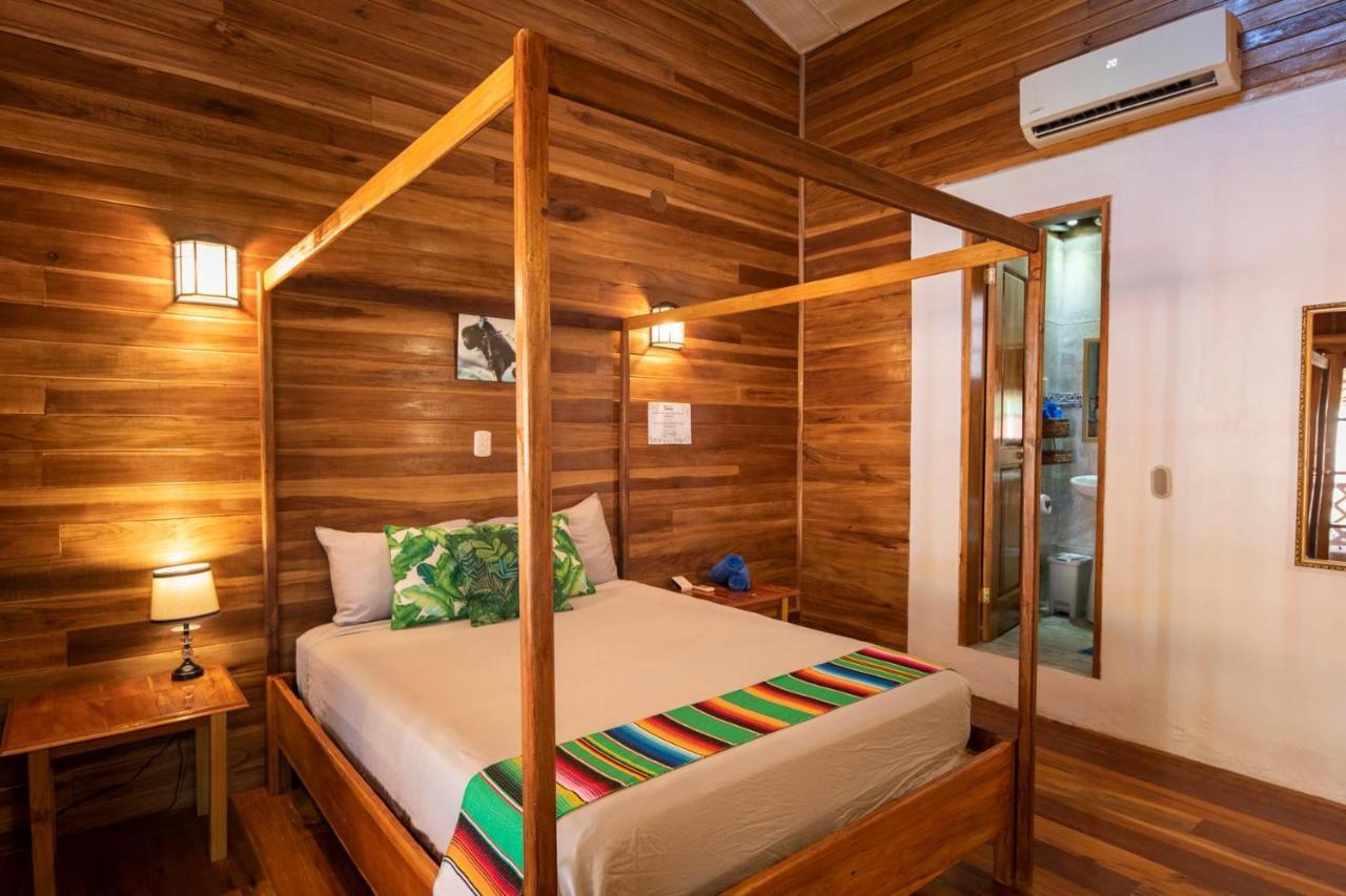 Poolside Beach House At Pangea Lodge Manzanillo  Bagian luar foto