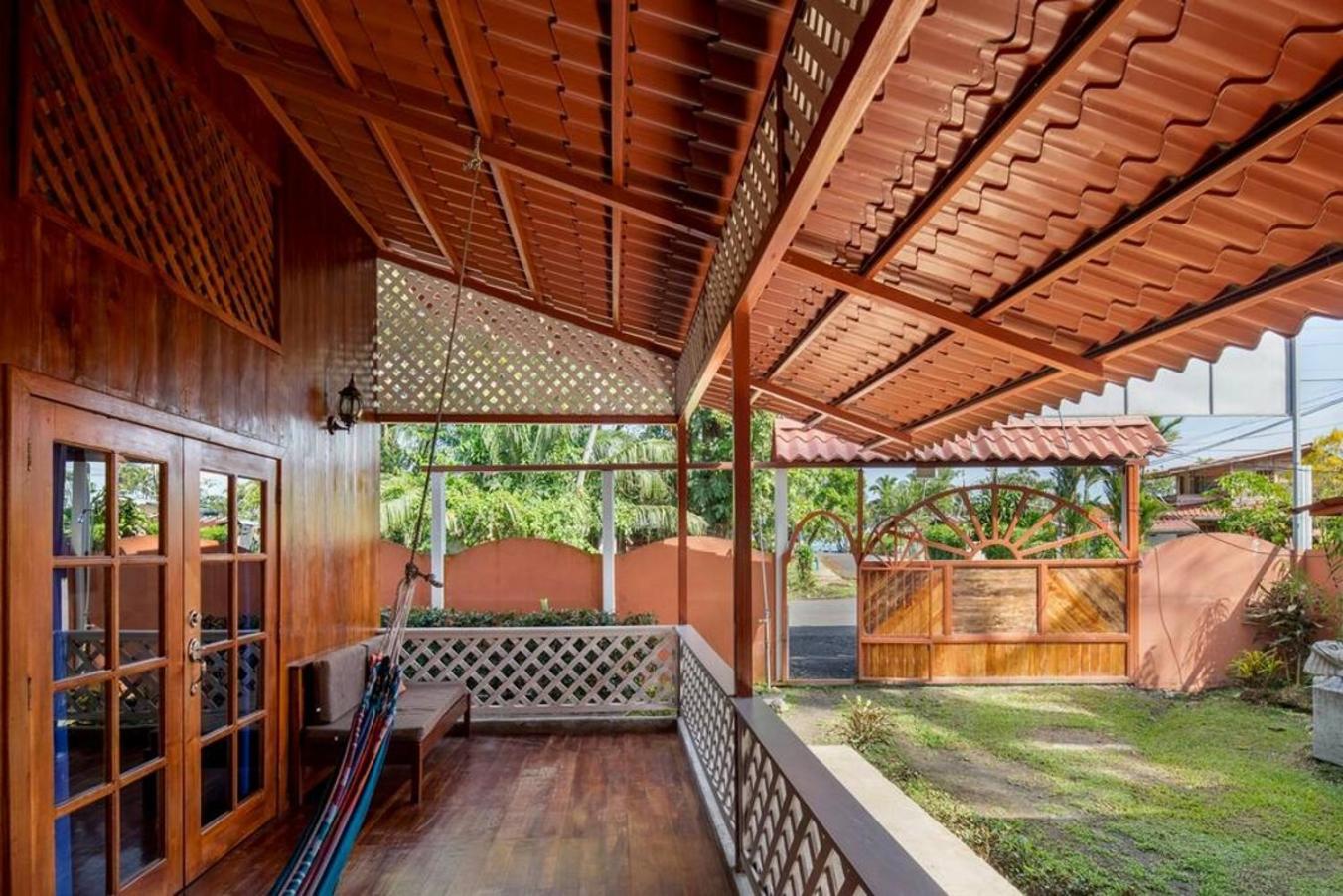 Poolside Beach House At Pangea Lodge Manzanillo  Bagian luar foto