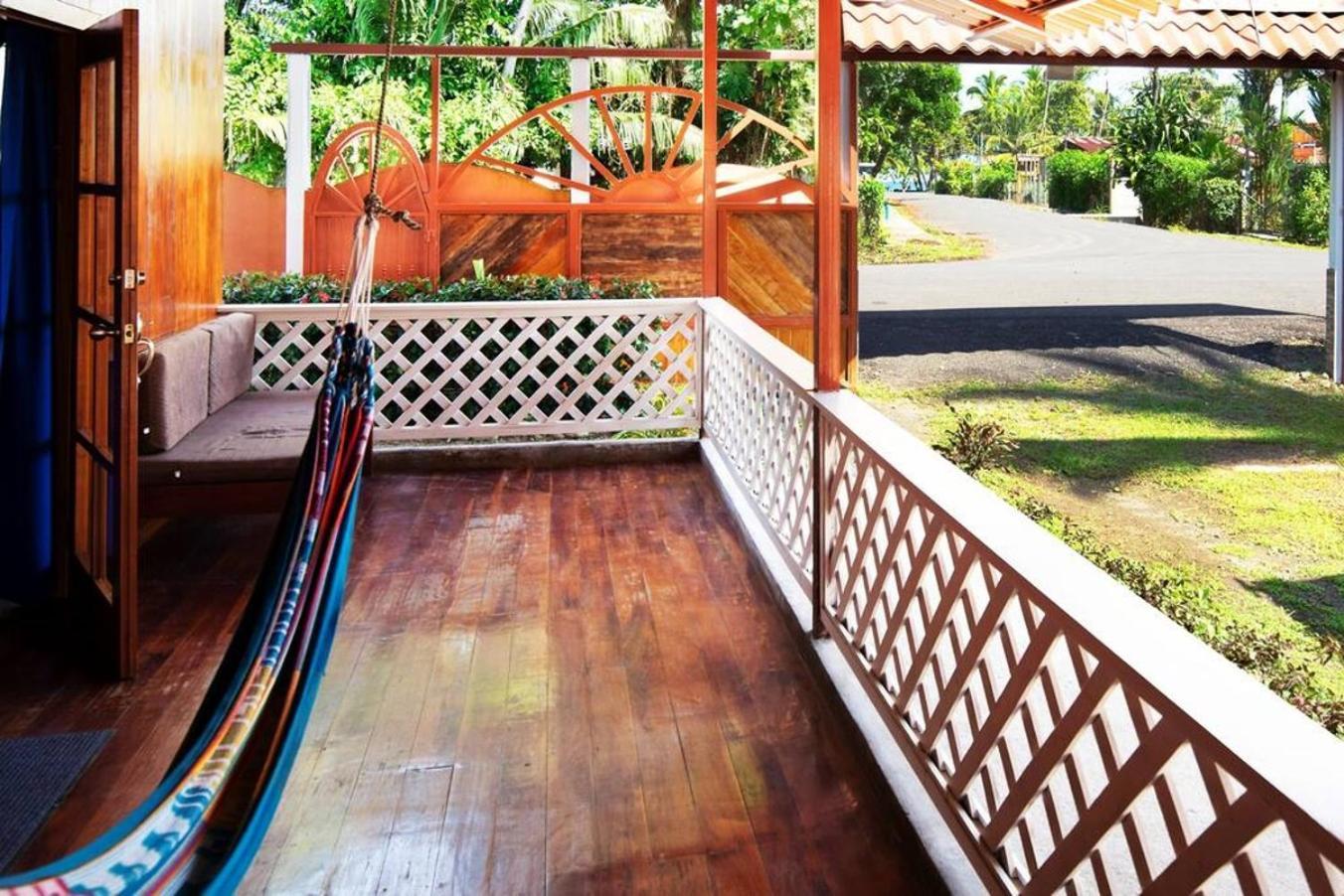Poolside Beach House At Pangea Lodge Manzanillo  Bagian luar foto