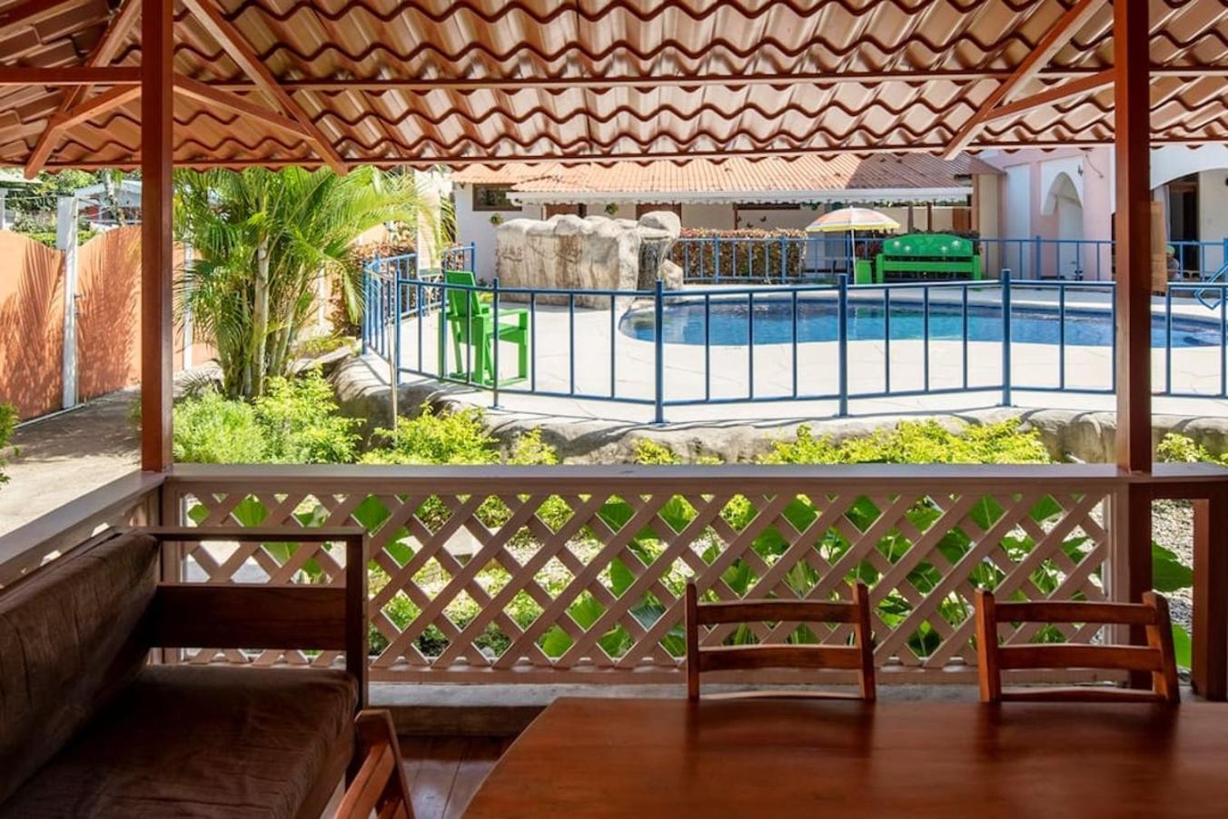 Poolside Beach House At Pangea Lodge Manzanillo  Bagian luar foto